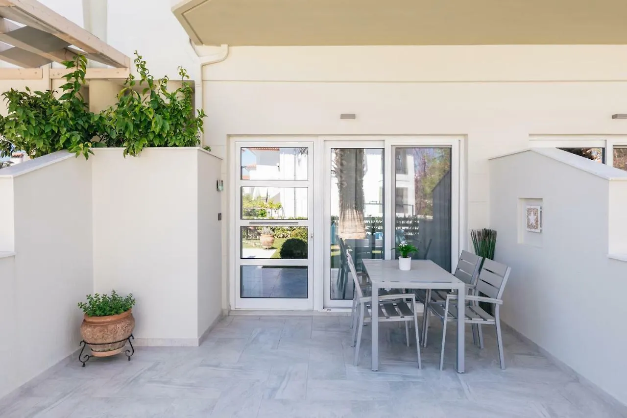 Minthi Boutique Apartments Hanioti